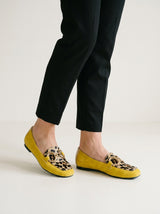 Mocassin plat femme léopard Apolline porté