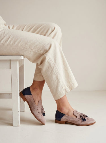 Mocassin femme à glands Victoire porté assise